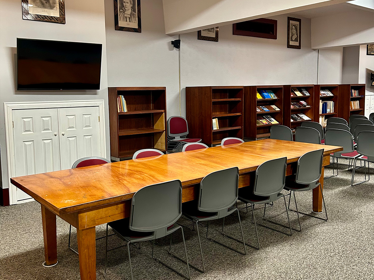 Dnipro Ukrainian Cultural Center, library & meeting room event space located in Buffalo, NY.